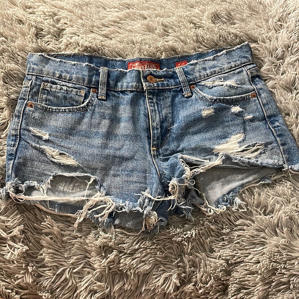 lucky denim distressed shorts
